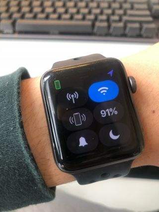 Applewatch充不上电,apple watch充电充不进去